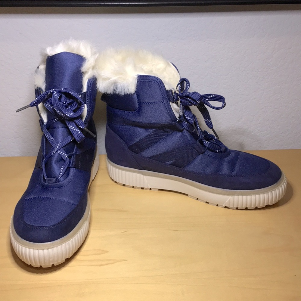 Fuzzy Furry Winter Ankle Boots w Lace Front & Faux Fur, Blue w Cream, size 8.5